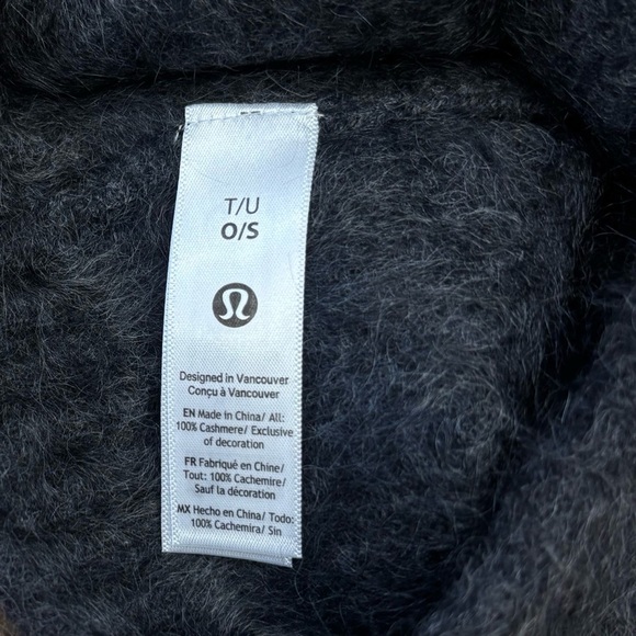 NWT Lululemon Fuzzy Cashmere Beanie In Heathered Light Onyx display picture 1
